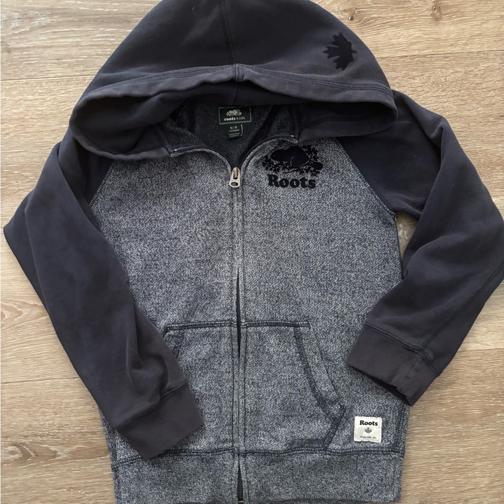 Roots Boys Size M 7/8  zip up jacket